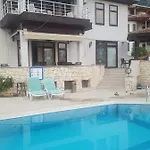 Incilikonak מלון Ula