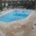 Incilikonak מלון Ula