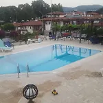 Incilikonak מלון *
