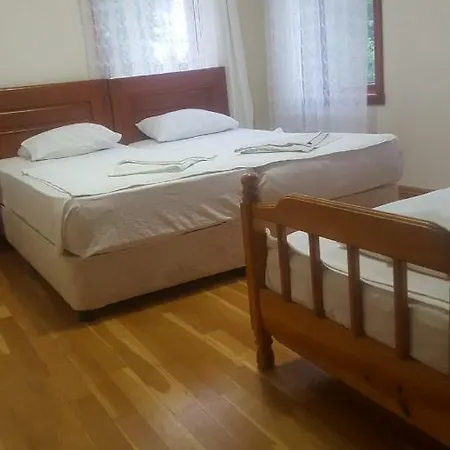 Incilikonak Hotel *