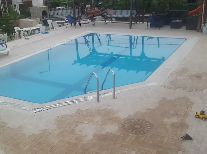 Incilikonak Hotel Ula